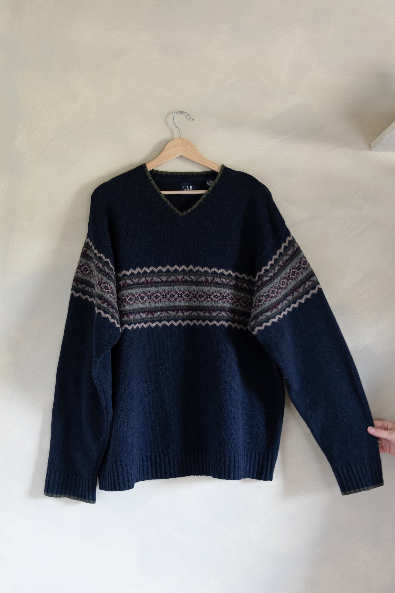 GAP Lambswool Fair Isle Vneck in Navy (XL)