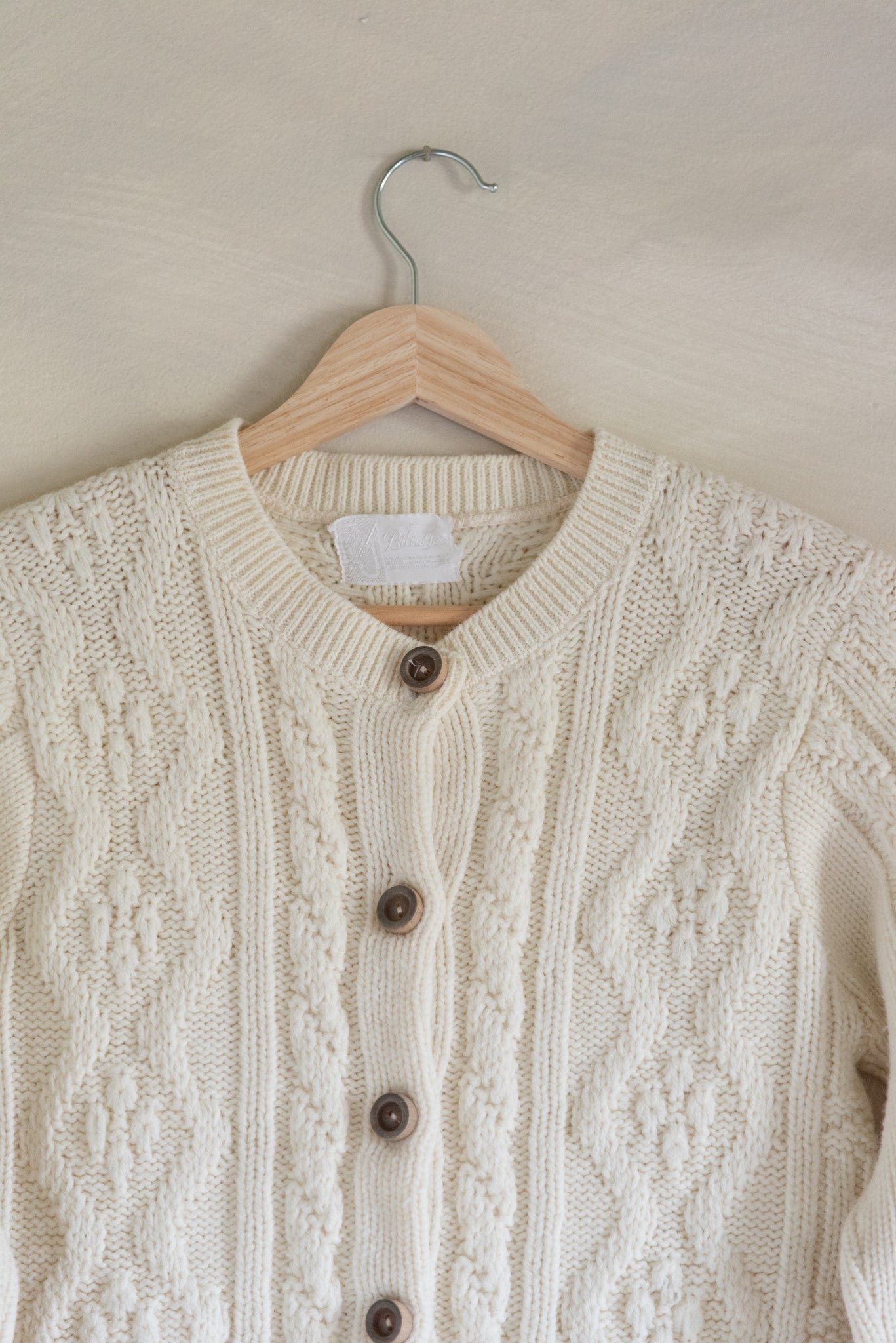 Vintage BillieJo Ivory Knit Cardigan w/ Wooden Buttons (S)