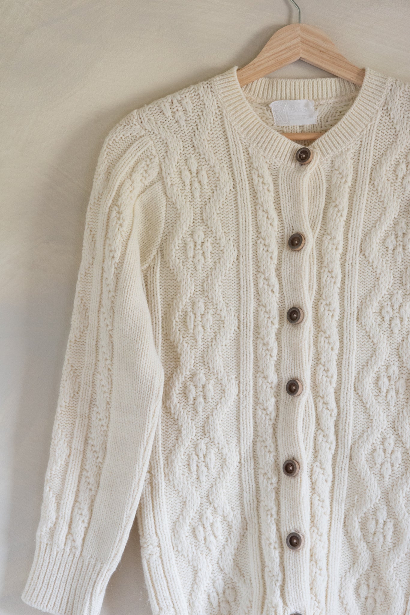 Vintage BillieJo Ivory Knit Cardigan w/ Wooden Buttons (S)